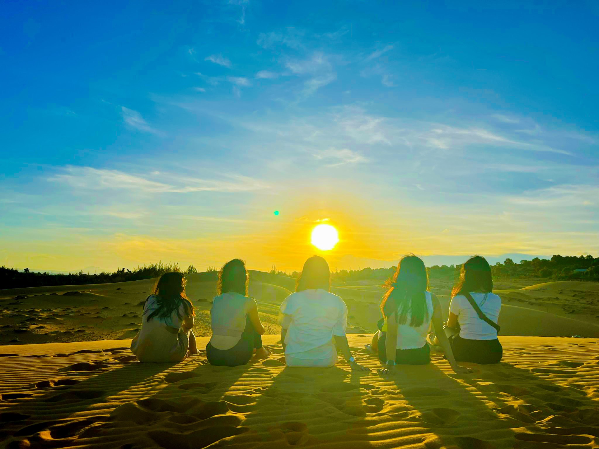 Best Time to Visit White Sand Dunes in Mui Ne | Travel Guide